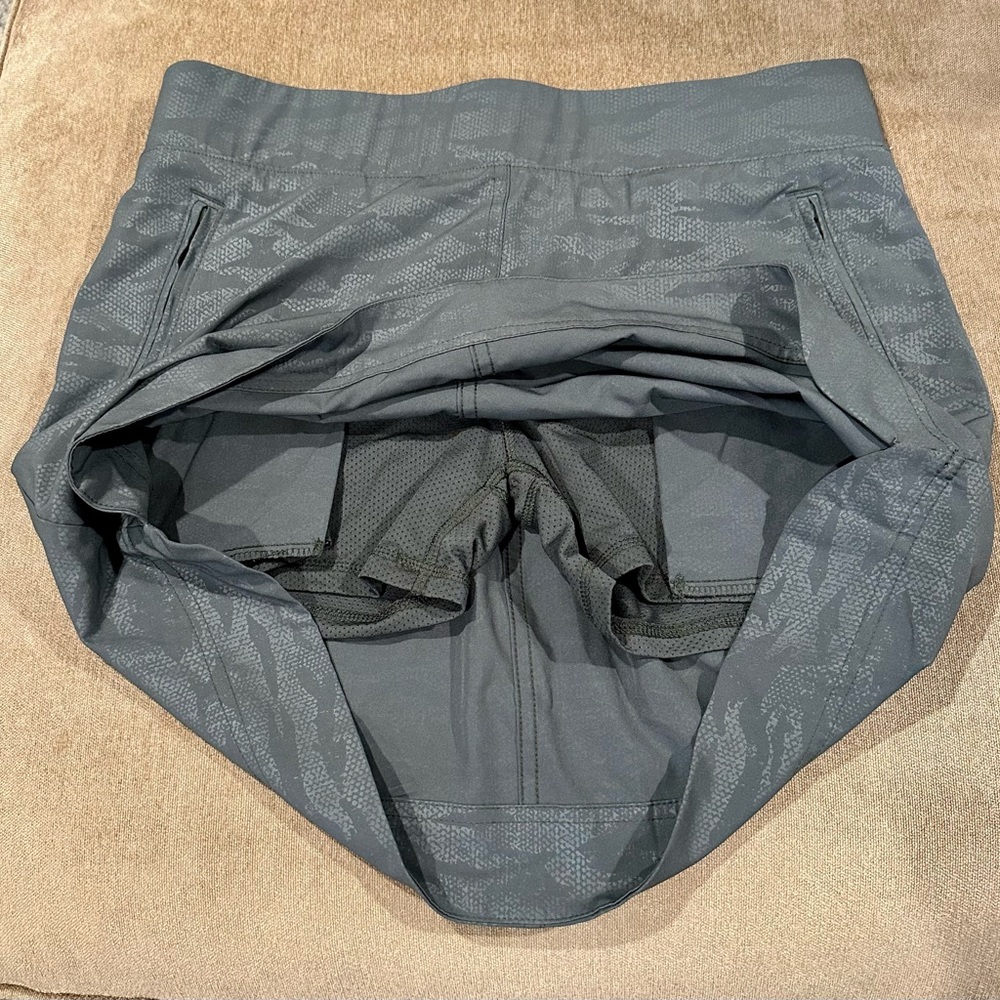 Orvis Camo Travel Skort - Picture 7 of 12